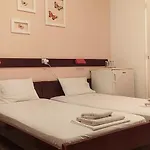 Отель Icarus