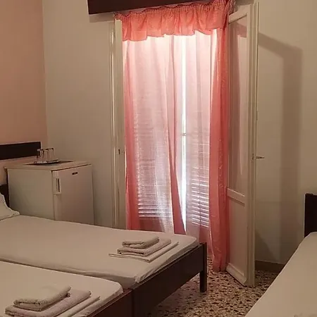 Icarus Parikia (Paros)