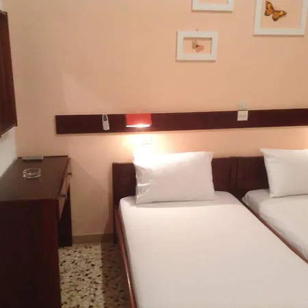 Hotel Icarus