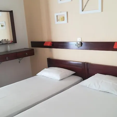 Hotel Icarus *