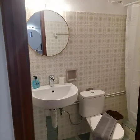 Icarus Hotel *
