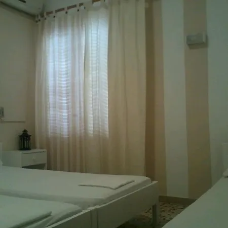 Hotel Icarus *