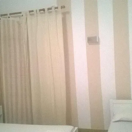 Hotel Icarus *