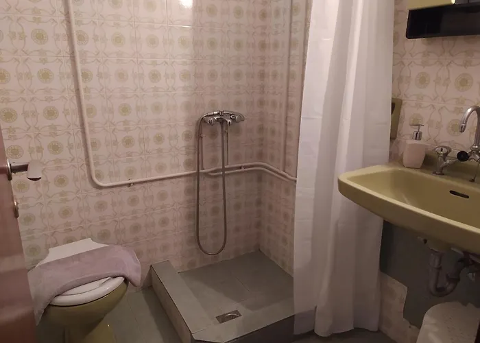 Icarus Ξενοδοχείο *